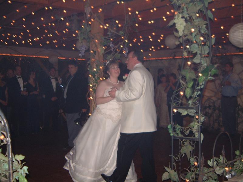 2003/10(Oct)/03(Urbik-Wedding)/800x600_2003-10-05 20-31-04.JPG